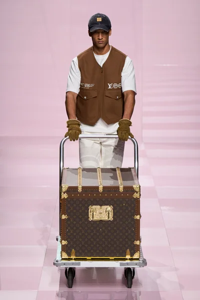 Look 11